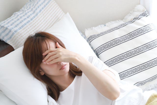 ストレートネックにおすすめの枕とは？高さ・硬さ・寝姿勢から選ぶ方法